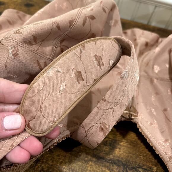 Elila Size 52L Full Coverage Bra NEW Sidney Jacquard Wireless Softcup 1305 Mocha - Picture 9 of 11